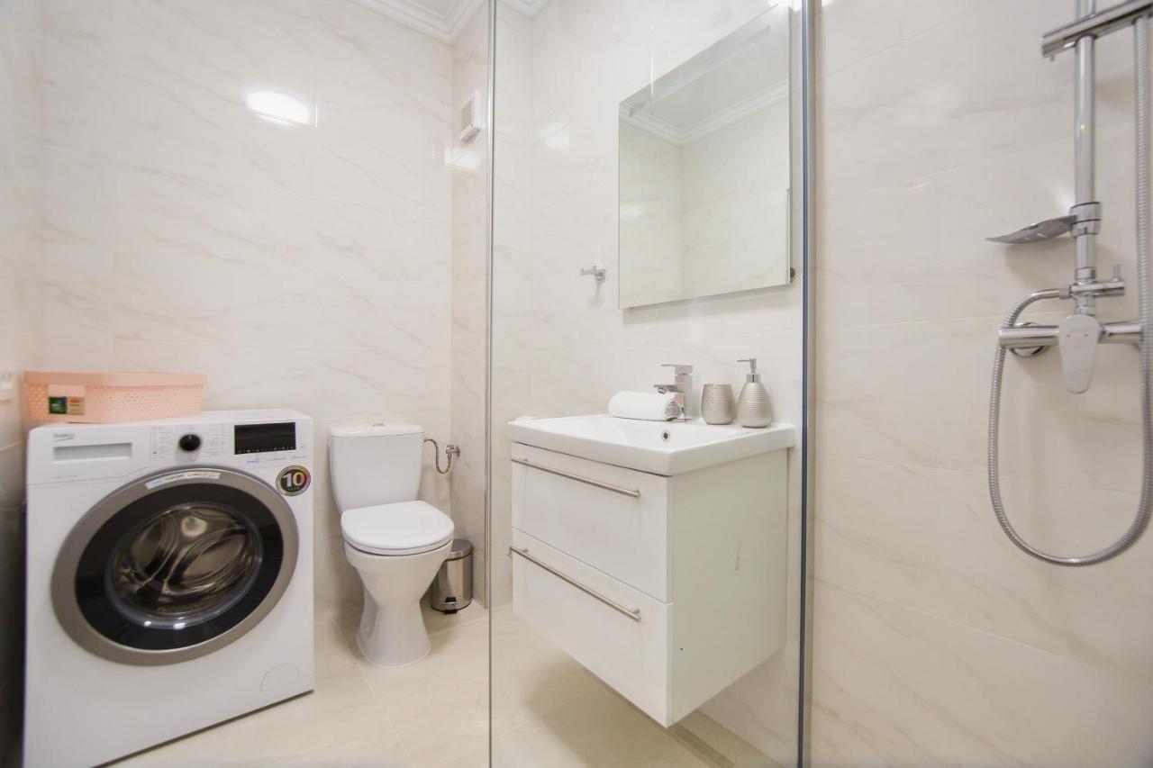 Appartement Trio Orange à Oradea Extérieur photo